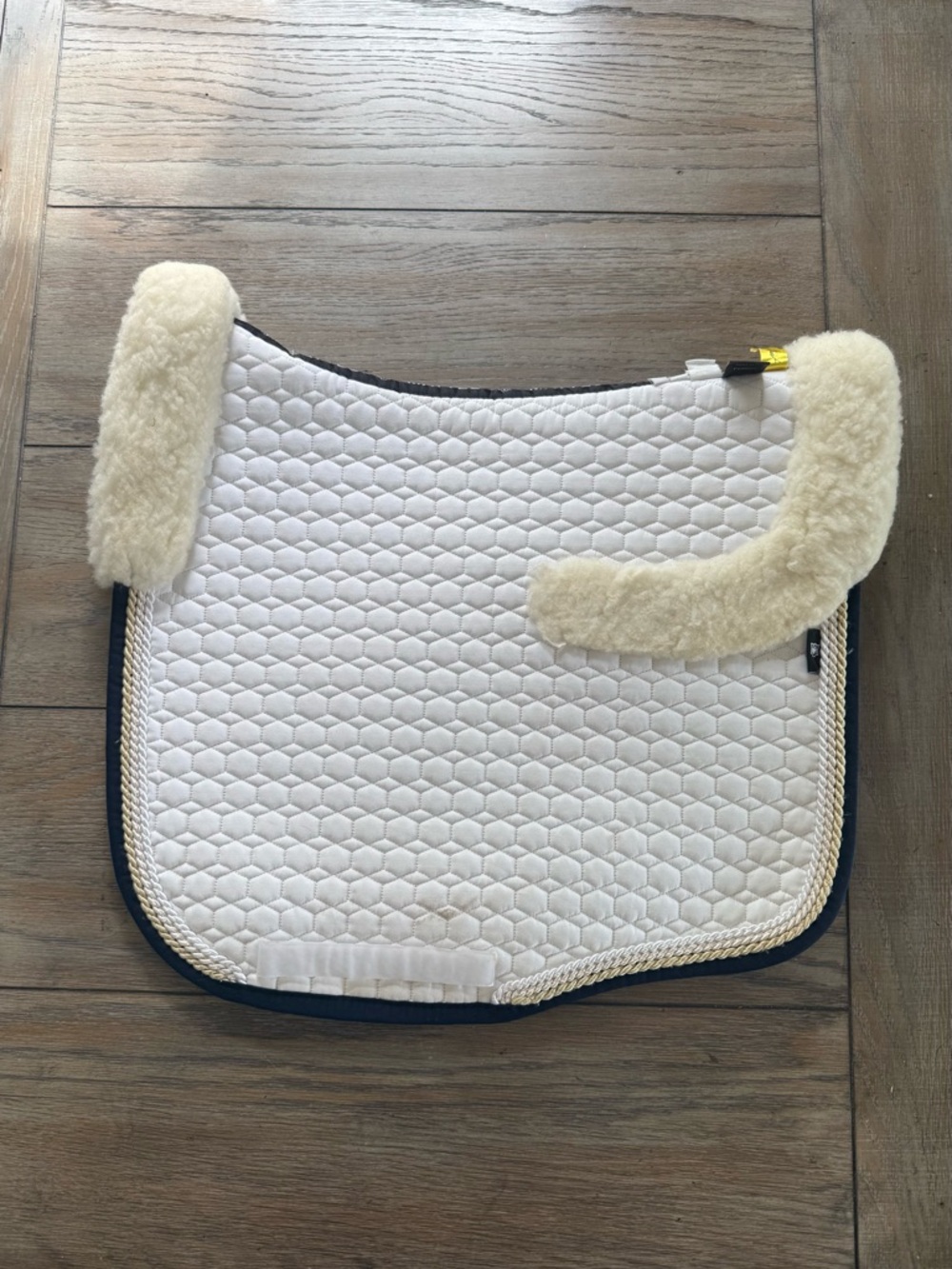 Mattes Quilted White Saddle Pad with Genuine Sheepskin Trim